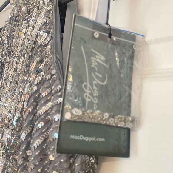 Mac Duggal Platinum Sequined Halter Neck A Line Gown style 4963 Size 4 - Picture 5 of 5